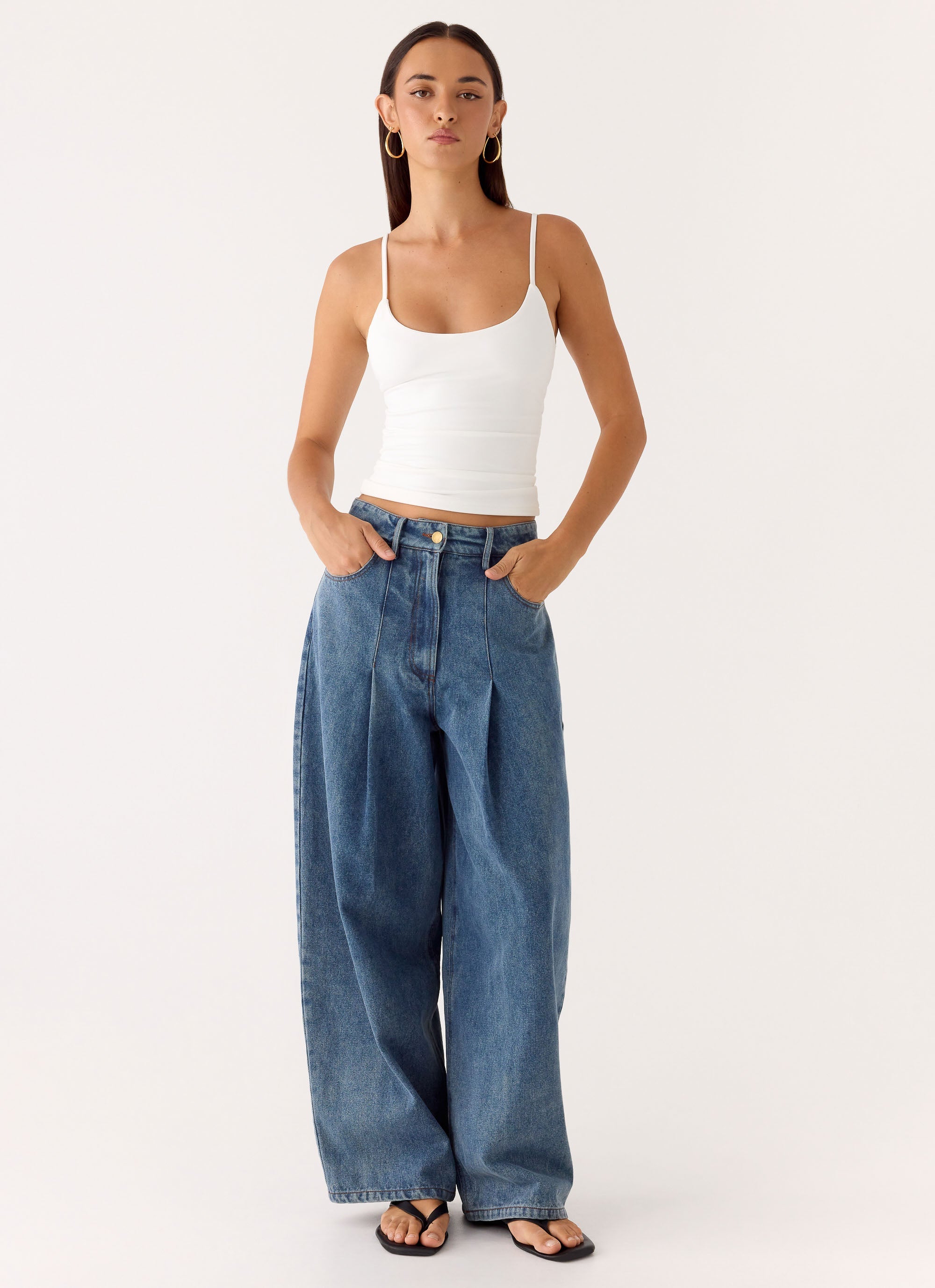 Zayn Pleated Denim Jeans - Light Wash Blue